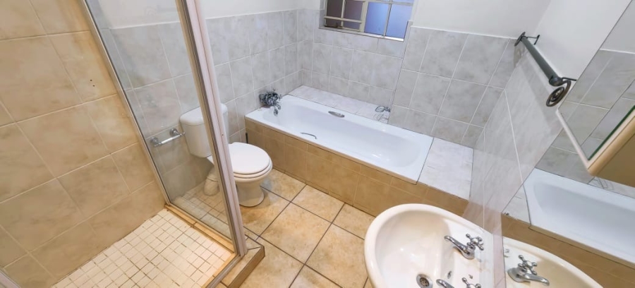 3 Bedroom Property for Sale in Kannoniers Park North West